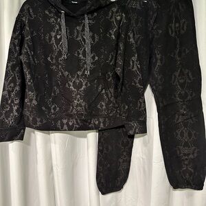 Monrow Charcoal Snake Print Set